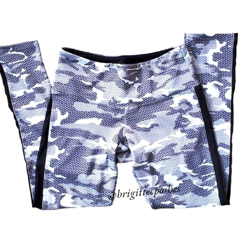 FLYWHEEL Cropped Leggings   